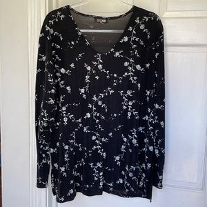 ESSE plus, 1X, black floral top